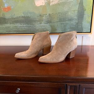 Vince Havana Notch Bootie in Ash Suede